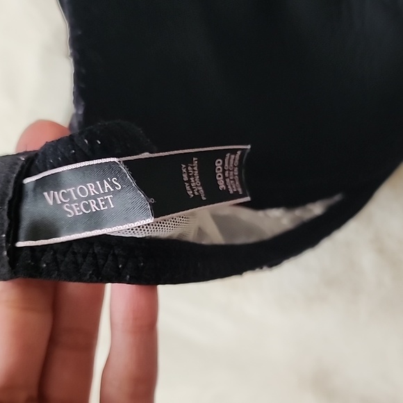36DDD Victoria's Secret Lace Bra - Picture 4 of 5